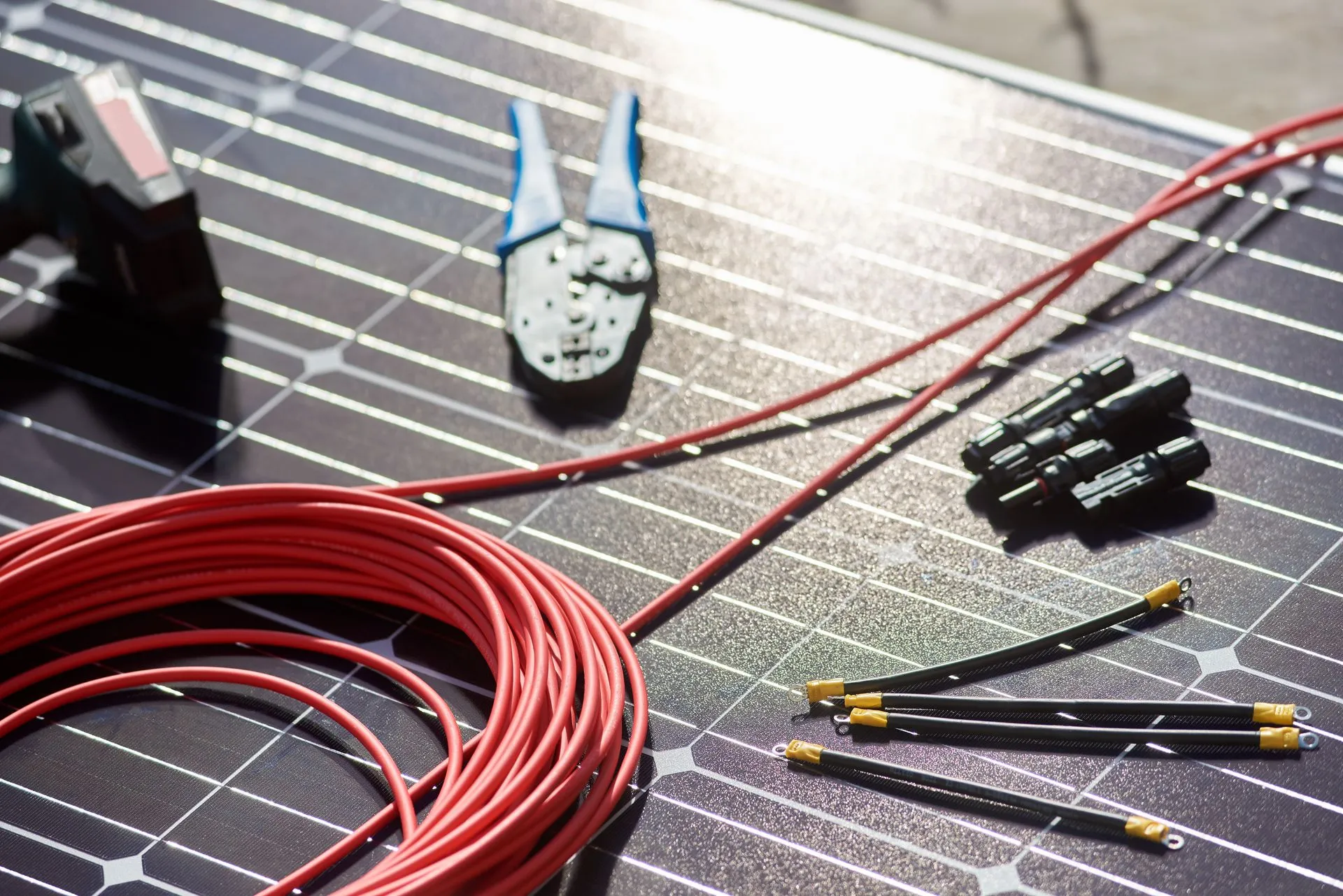 Maximize Your Energy Savings with Solar Panel Battery Backup